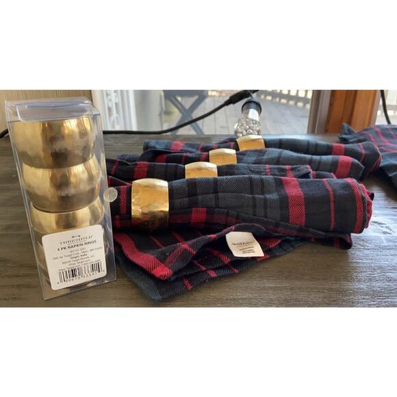 Threshold Napkins & Napkin Rings (8 each) - Picture 2 of 2